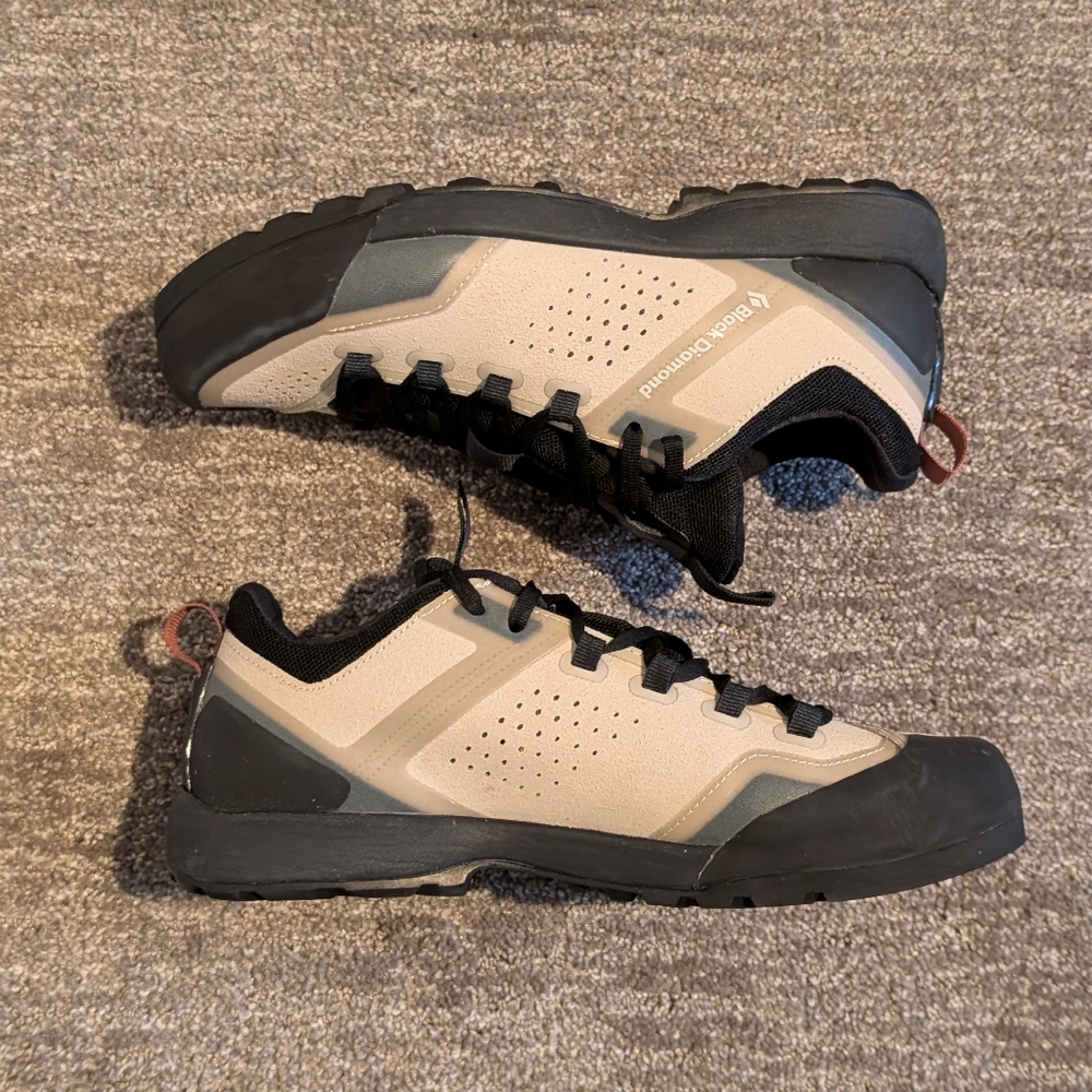 Black Diamond Women's Beige and Black Sneakers - Picture 7 of 9